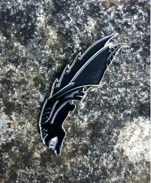 ALIEN (XENOMORPH) HEAD - Looking Down At You.. enamel pin badge