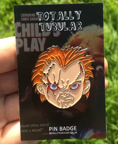 CHILD'S PLAY - Chucky face enamel metal Pin Badge
