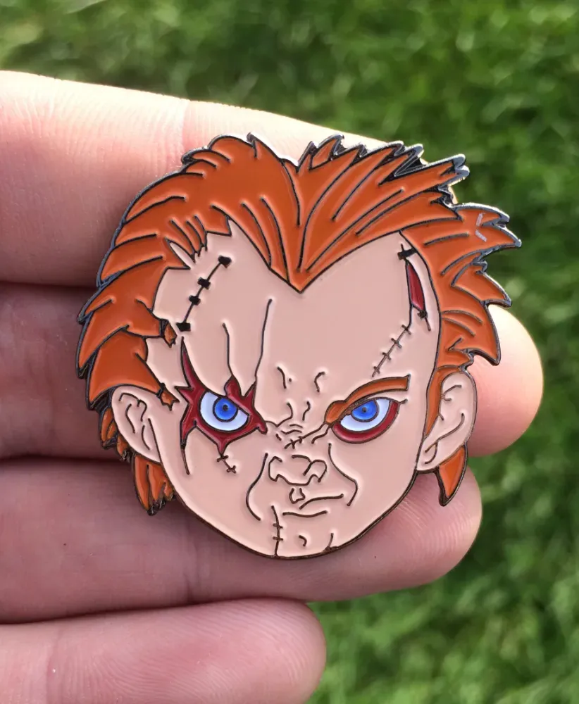 CHILD'S PLAY - Chucky face enamel metal Pin Badge