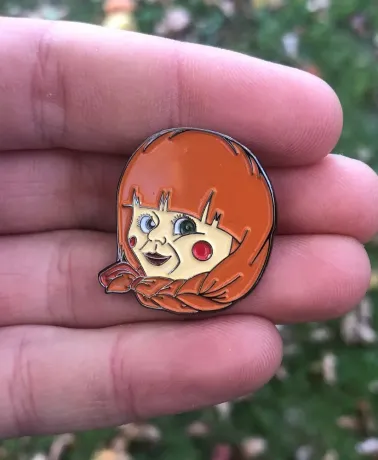THE CONJURING - ANNABELLE face enamel metal Pin Badge