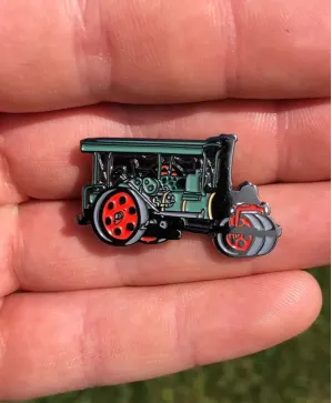 Steam Roller Traction Engine Fair Ground hard enamel pin badge