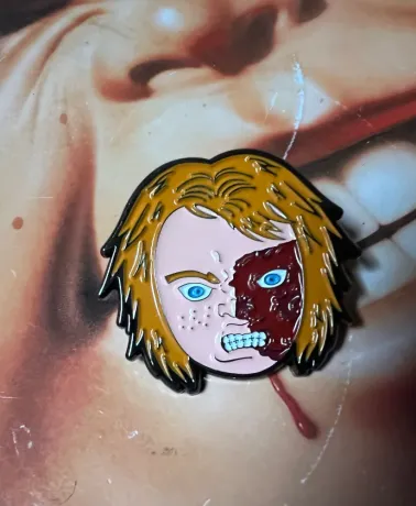 Child's Play 3 pizza face Chucky enamel pin badge