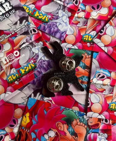 TOMBA! Koma Pig enamel metal Pin Badge