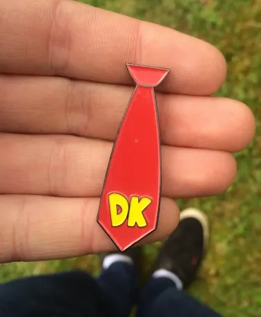 Donkey kong tie hard enamel pin badge