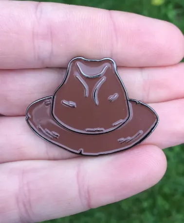 A NIGHTMARE on ELM STREET - Freddy Krueger hat brown enamel metal Pin Badge