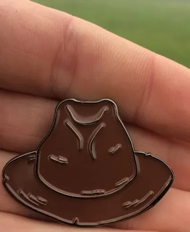 A NIGHTMARE on ELM STREET - Freddy Krueger hat brown enamel metal Pin Badge