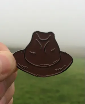 A NIGHTMARE on ELM STREET - Freddy Krueger hat brown enamel metal Pin Badge